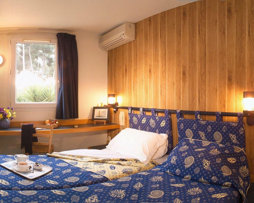 Stars Antibes Hotel Biot Exterior photo